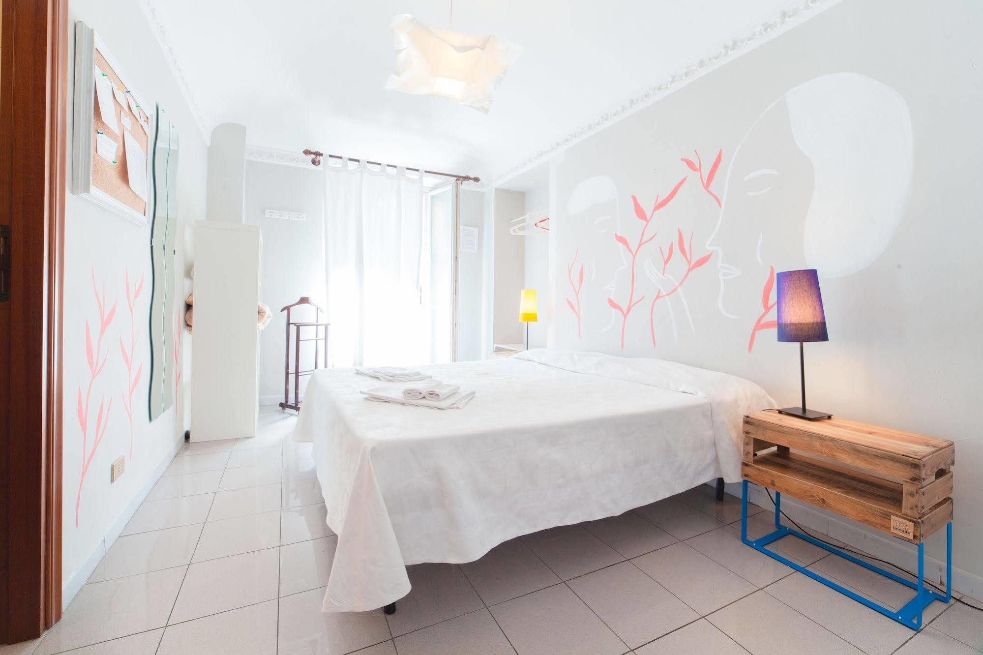 Tomato Urban Retreat Hotel 2*